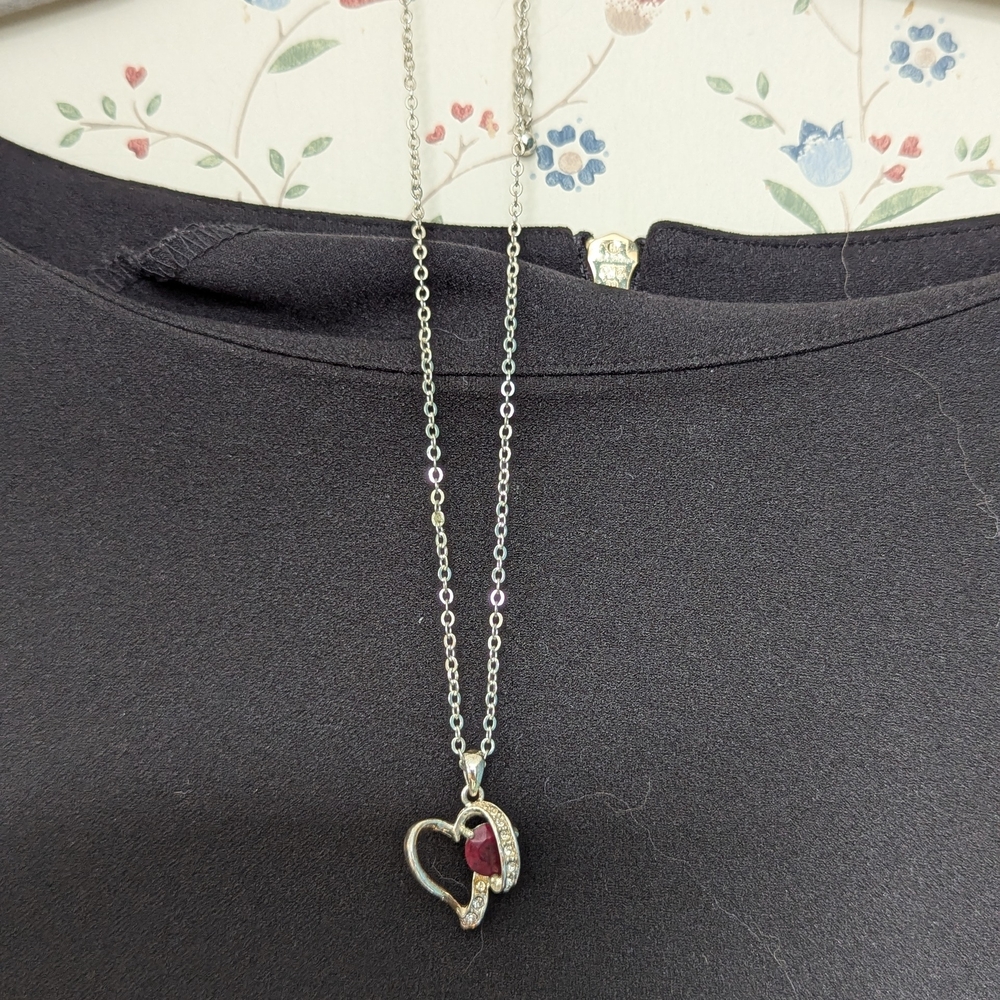 ♥️ Silvertone Heart Pendant Rhinestones Necklace Valentine's Day Romantic Love